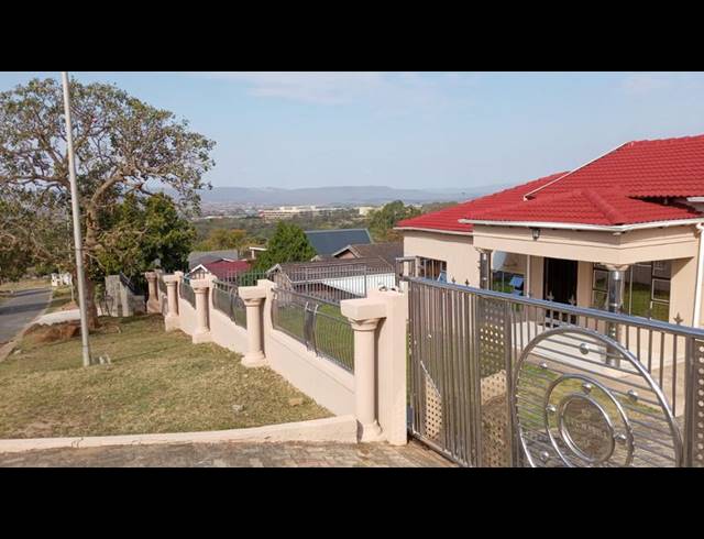 4 BEDROOM HOUSE FOR SALE IN ULUNDI B